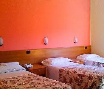 Miu Hotel 2*