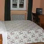 Miu Hotel 2*