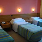 Miu Hotel 2*